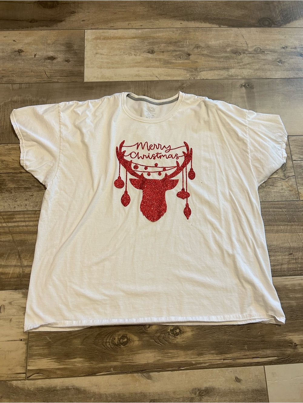 Women’s White Christmas Reindeer Tee with Red Glitter size 3XL